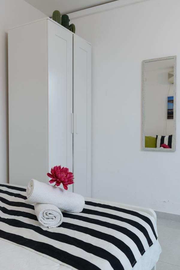 Studio & Apartments On The Beach By Aspentlv Tel Aviv Exterior photo